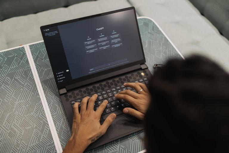 Gemini vs ChatGPT: kuo jie skiriasi ir kurį rinktis?